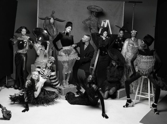 Její hudba ho inspirovala. Tak spolu vytvořili kolekci. Představujeme Balmain x Beyoncé