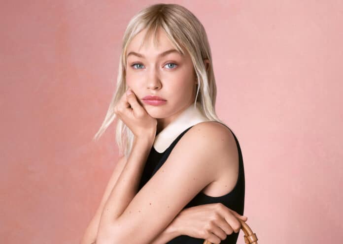 Modelka Gigi Hadid zazářila v nové kampani Miu Miu inspirované umělkyní Margaret Keane. Modelka Gigi Hadid zazářila v nové kampani Miu Miu inspirované umělkyní Margaret Keane.