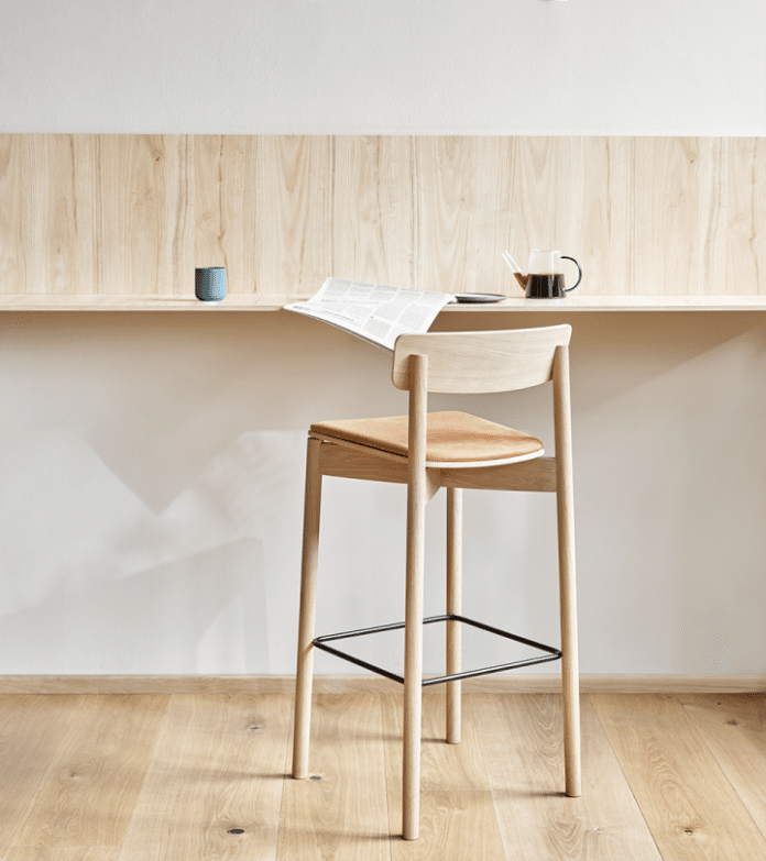 Objevte luxusní design udržitelného nábytku vyrobeného z mořských řas, algae, bakterií i recyklovaného odpadu.