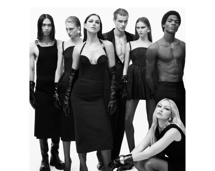 Značka Versace si odstranila veškeré příspěvky z Instagramu, aby představila letošní podzimní kolekci. Značka Versace si odstranila veškeré příspěvky z Instagramu, aby představila letošní podzimní kolekci.