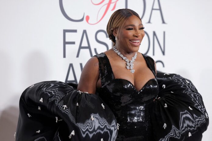 V pondělí se konalo předávání módních ocenění CFDA, mezi oceněné patřila také Serena Williams. V pondělí se konalo předávání módních ocenění CFDA, mezi oceněné patřila také Serena Williams.