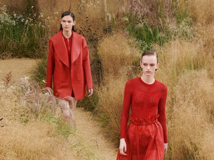 Společnost Hermès si polepšila na žebříčku 100 nejmocnějších firem světa. Společnost Hermès si polepšila na žebříčku 100 nejmocnějších firem světa.