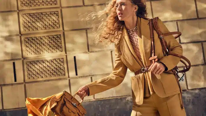 Nákup kabelky od módního domu Hermès.