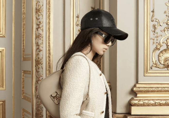 Zimní doplňky vždy pozvednou váš outfit na další úroveň. Zimní doplňky vždy pozvednou váš outfit na další úroveň.