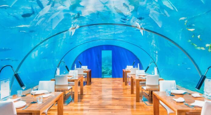 Zažijte na Maledivách jedinečný zážitek v podobě podvodní restaurace.