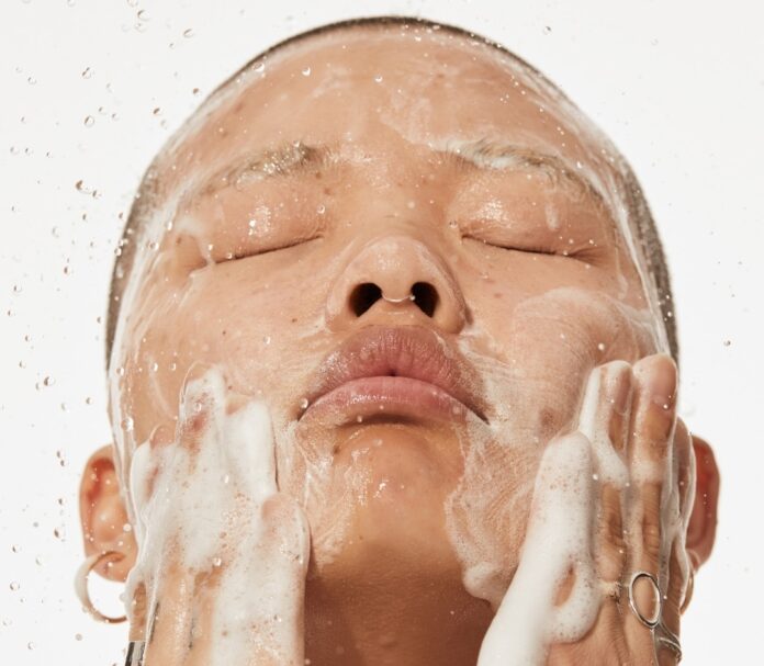 Užijte si opravdový skin care reset s pár jednoduchými produkty.