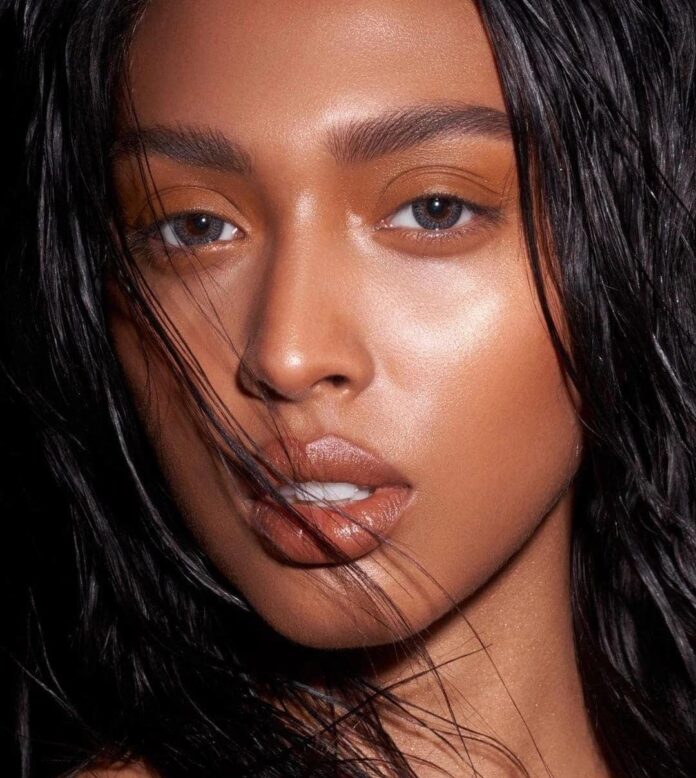 Jeden z letošních 10 trendů s přehledem vyhrál také oblíbený latté makeup.