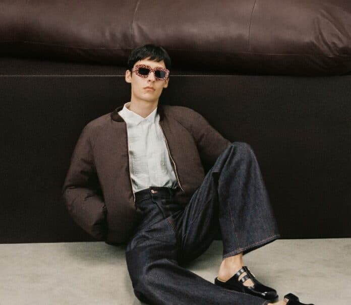 Loose fit džíny pořídíte i u Loewe.