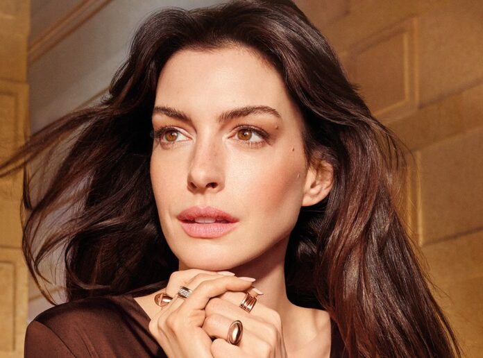 Společnost Bulgari vydala speciální náhrdelník na oslavu 15 let spolupráce se Save the Children.