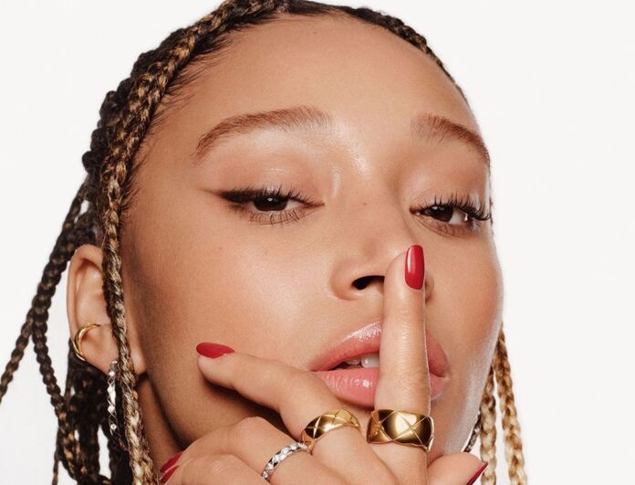 Sociální síť TikTok zahltila trendy nová videa silent reviews.