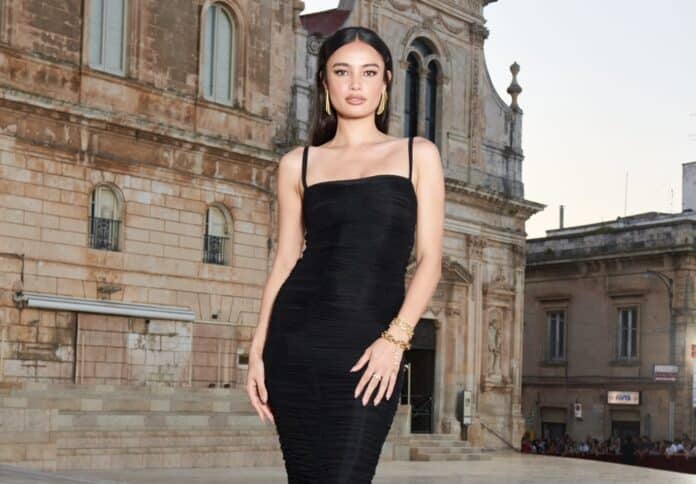 Nařasené šaty domu Dolce&Gabbana. Nařasené šaty domu Dolce&Gabbana.