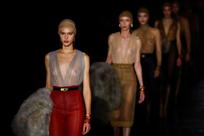 Yves Saint Laurent podzim a zima 2024 Yves Saint Laurent podzim a zima 2024