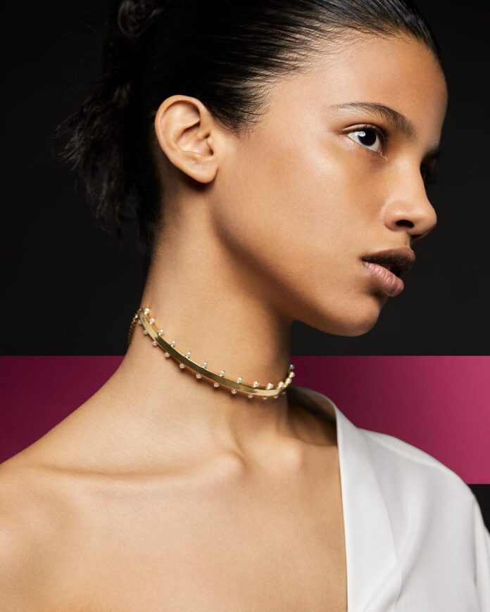 trendy choker značky Dior