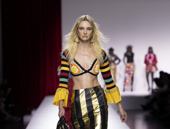 háčkovaný top Moschino