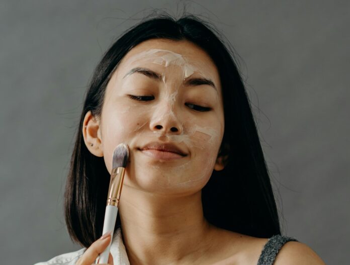 Vyzkoušejte populární jílové masky.