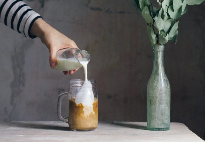 TikTok pohltil nový kávový trend