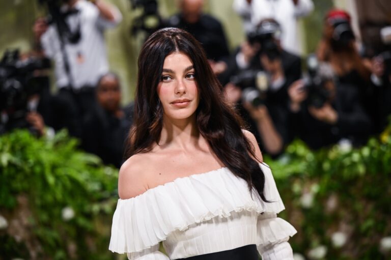 Módní novinky v kostce: Nars má nové ambasadorky a Adidas odhalil Jude Bellingham kolekci