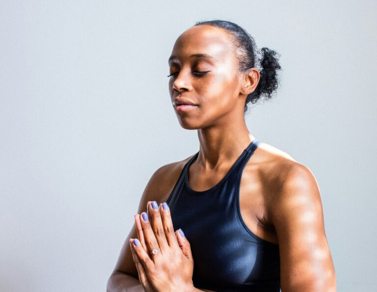 Vyměňte dovolenou za tichý meditační pobyt. 10 dní bez mluvení i fyzické aktivity