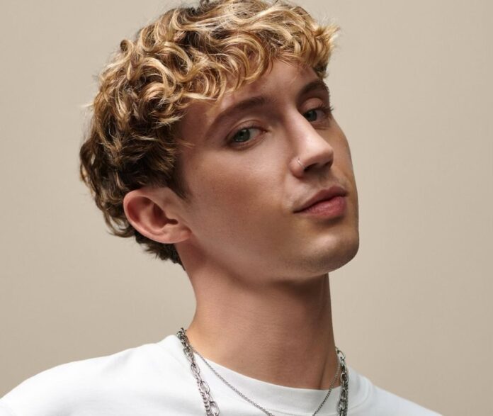 Troye Sivan pro Gap