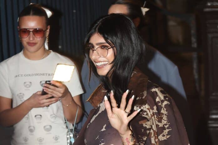 Mis Khalifa na přehlídce Acne Studios