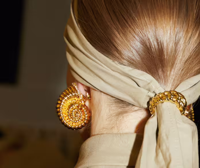 výrazné náušnice Balmain