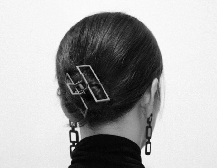 Účes drdol a skřipec Účes drdol a skřipec