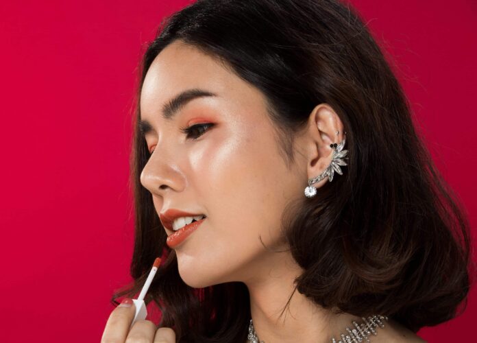 trendy kontrastní make-up trendy kontrastní make-up