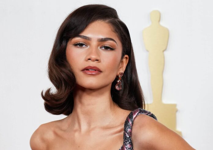 herečka Zendaya a trendy účes