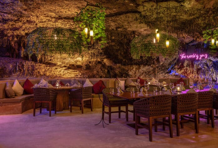 Alux Restaurant jeskyně úvodka