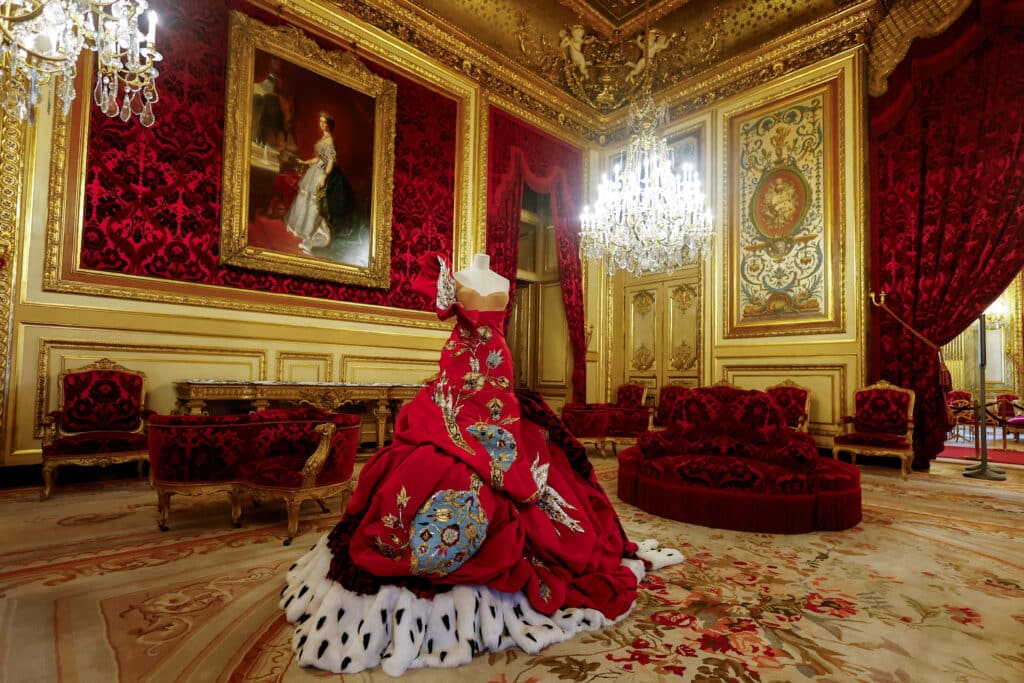 Louvre Couture - Dior