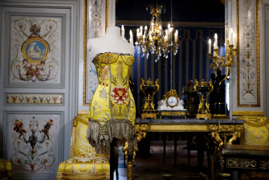Louvre Couture - Versace
