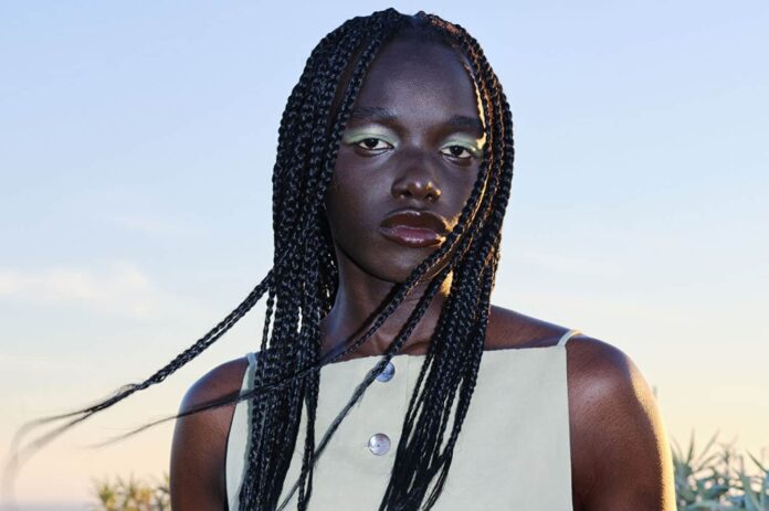 & Other Stories vestičky