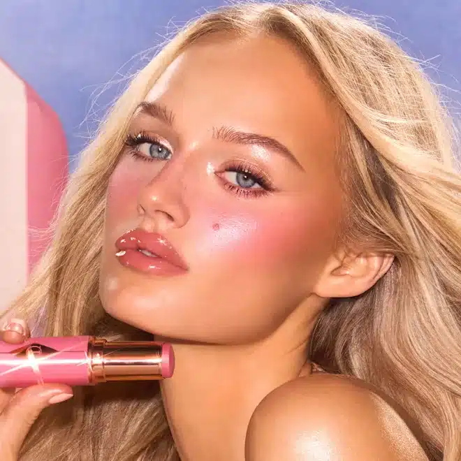 Charlotte Tilbury tvářenka make-up