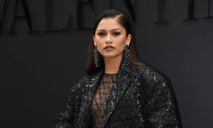 Reuters podzimní Zendaya seen arriving at Valentino Paris Fashion Week Show on October 02 2022 in Paris, France. (Sipa Press)No Use Germany. Reuters podzimní Zendaya seen arriving at Valentino Paris Fashion Week Show on October 02 2022 in Paris, France. (Sipa Press)No Use Germany.