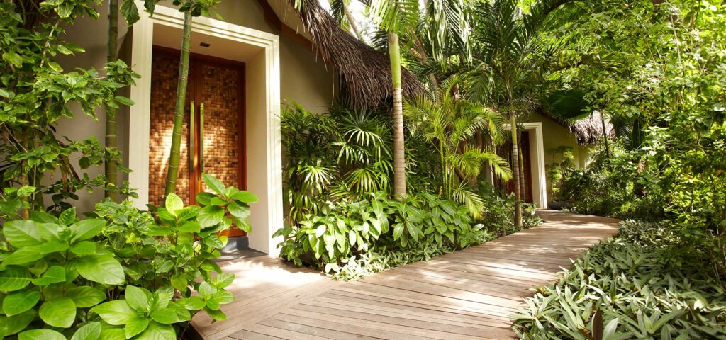 Baros Maldives beach cluby 4