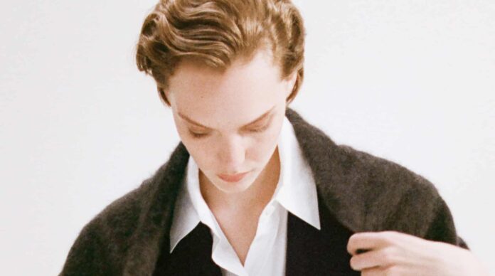 COS oversized blazer svetr outfit úvodka COS oversized blazer svetr outfit úvodka