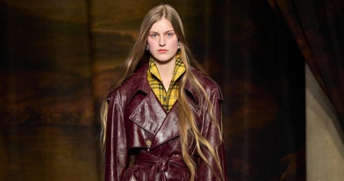 Burberry Winter 25 trenčkoty kožený Burberry Winter 25 trenčkoty kožený