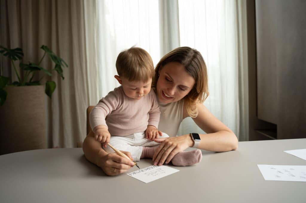 Archiv Lucie Špatenková Ta usměvavá - kaligraf krasopísmo krasopsaní s dcerou