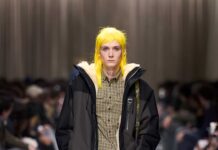 Jonathan Anderson opět riskuje. Pánská řada Dior FW26 vzdává hold Paulu Poiret Dior Men FW26