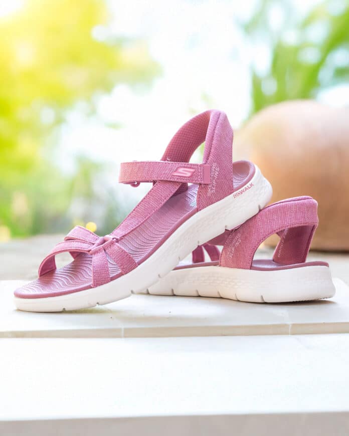 Váš oblíbený letní nezbytný doplněk: sandály Skechers Slip-ins® Váš oblíbený letní nezbytný doplněk: sandály Skechers Slip-ins®