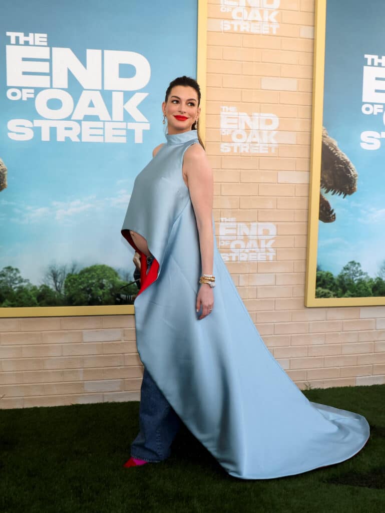 AnneHathaway na premiéře filmu The End of Ozark Street