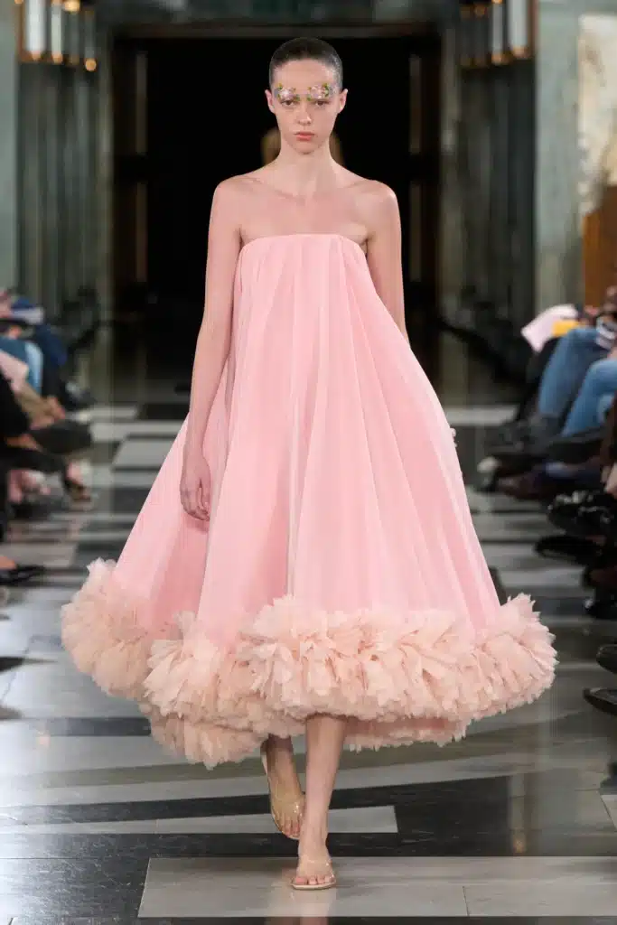Simone Rocha SS 27, módy